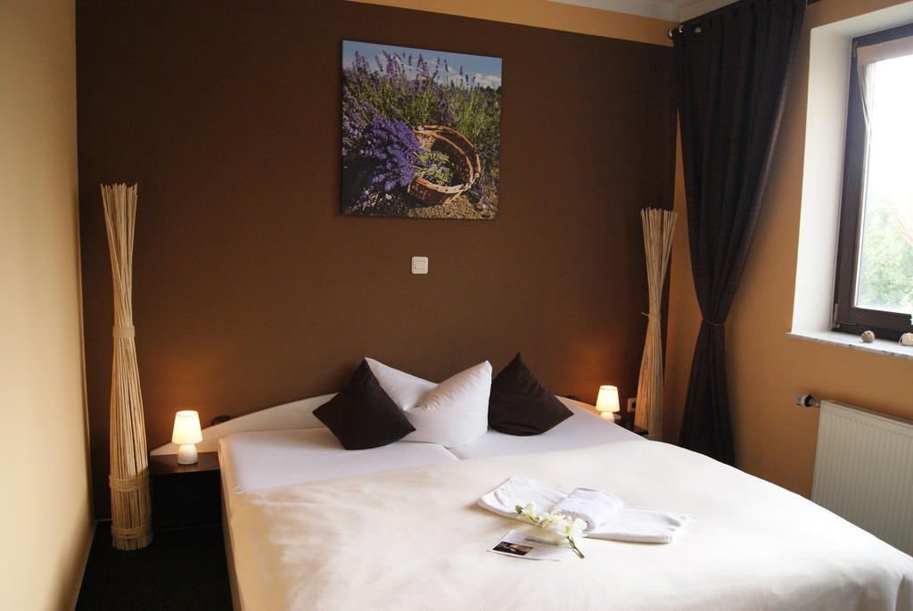 Landhotel Berggaststaette Bickenriede Anrode Bilik gambar